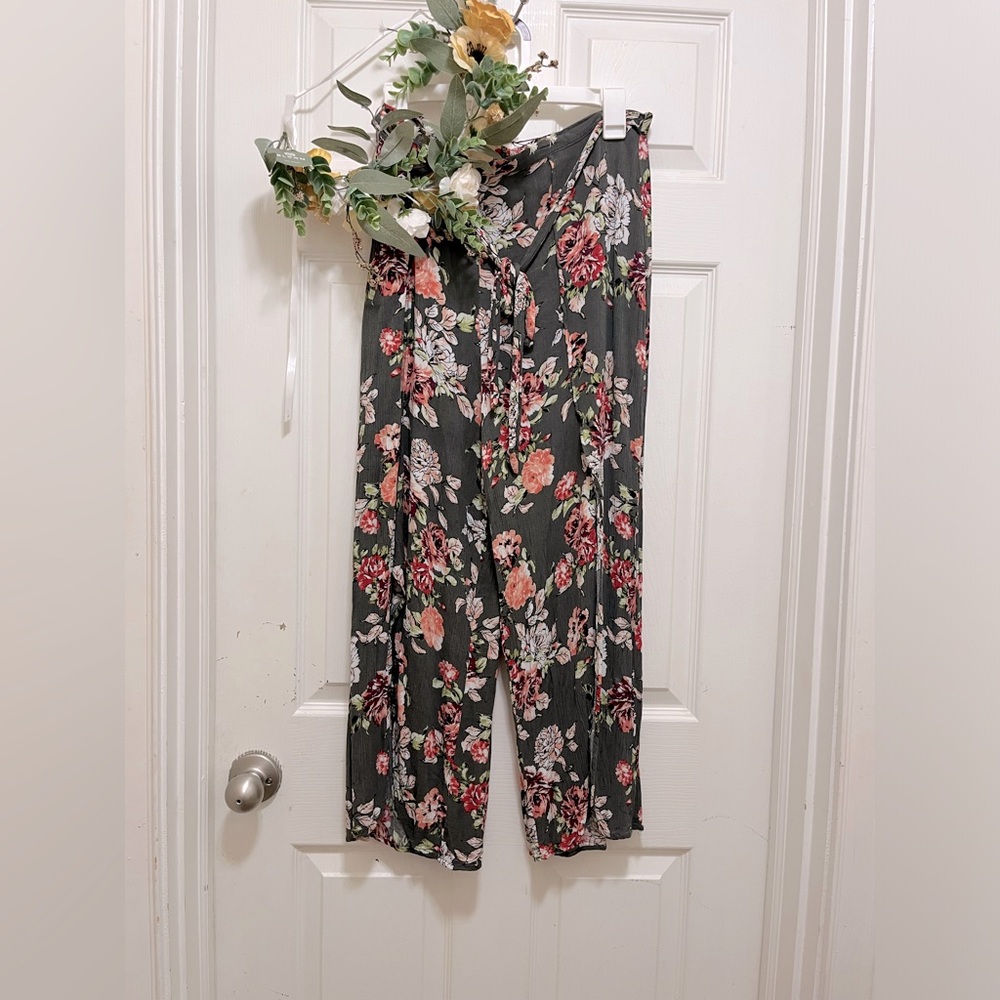 Split Leg Pallazzo Pants - Picture 2 of 2